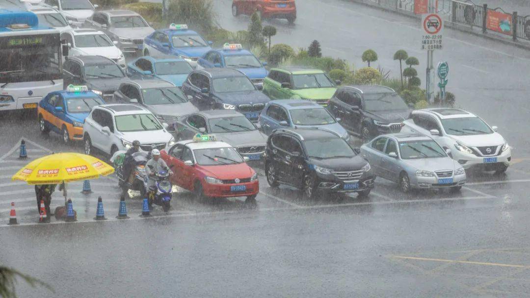 贵阳暴雨来袭，城市如何应对突发暴雨天气的挑战